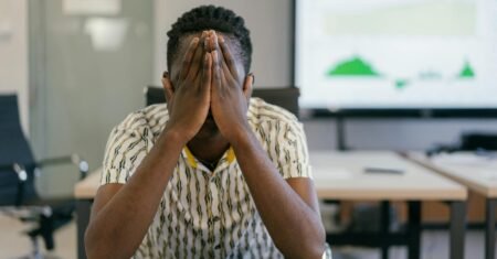 Saúde Mental no Trabalho em 2026: Como Implementar um Programa de Bem-Estar na Sua Empresa